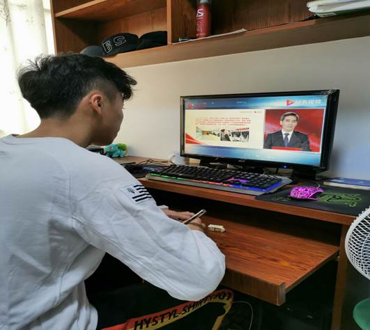 说明: 2019级经济学姜乐 说明: 2019级经济学姜乐